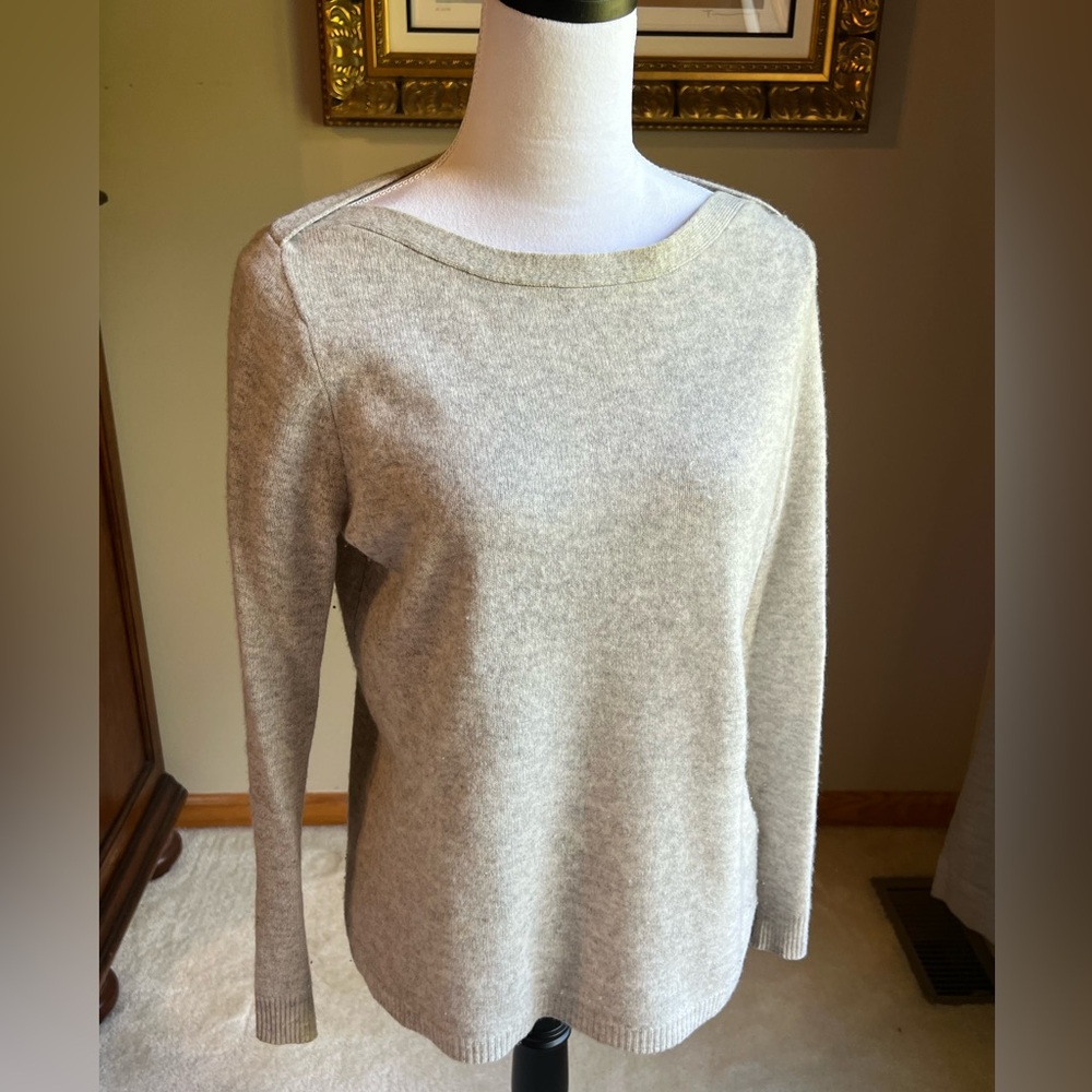 Tahari Gray Women's Cashmere Batteau Neck Sweater